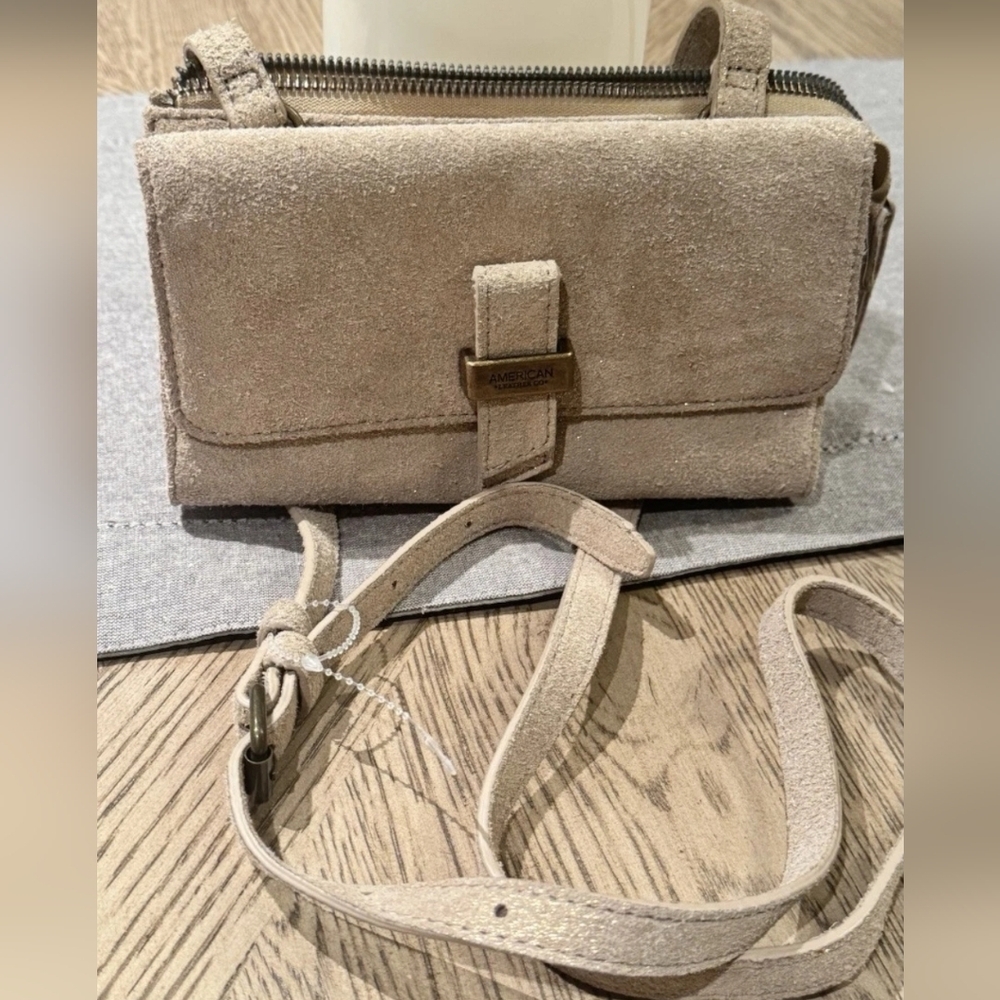 AMERCAN LEATHER Co, Suede Essex Wallet Crossbody Bag